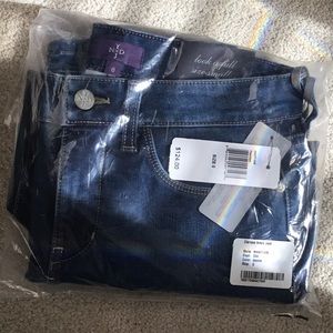 Brand new sz 0 NYDJ Clarissa ankle jeans. All tags attached still in bag.